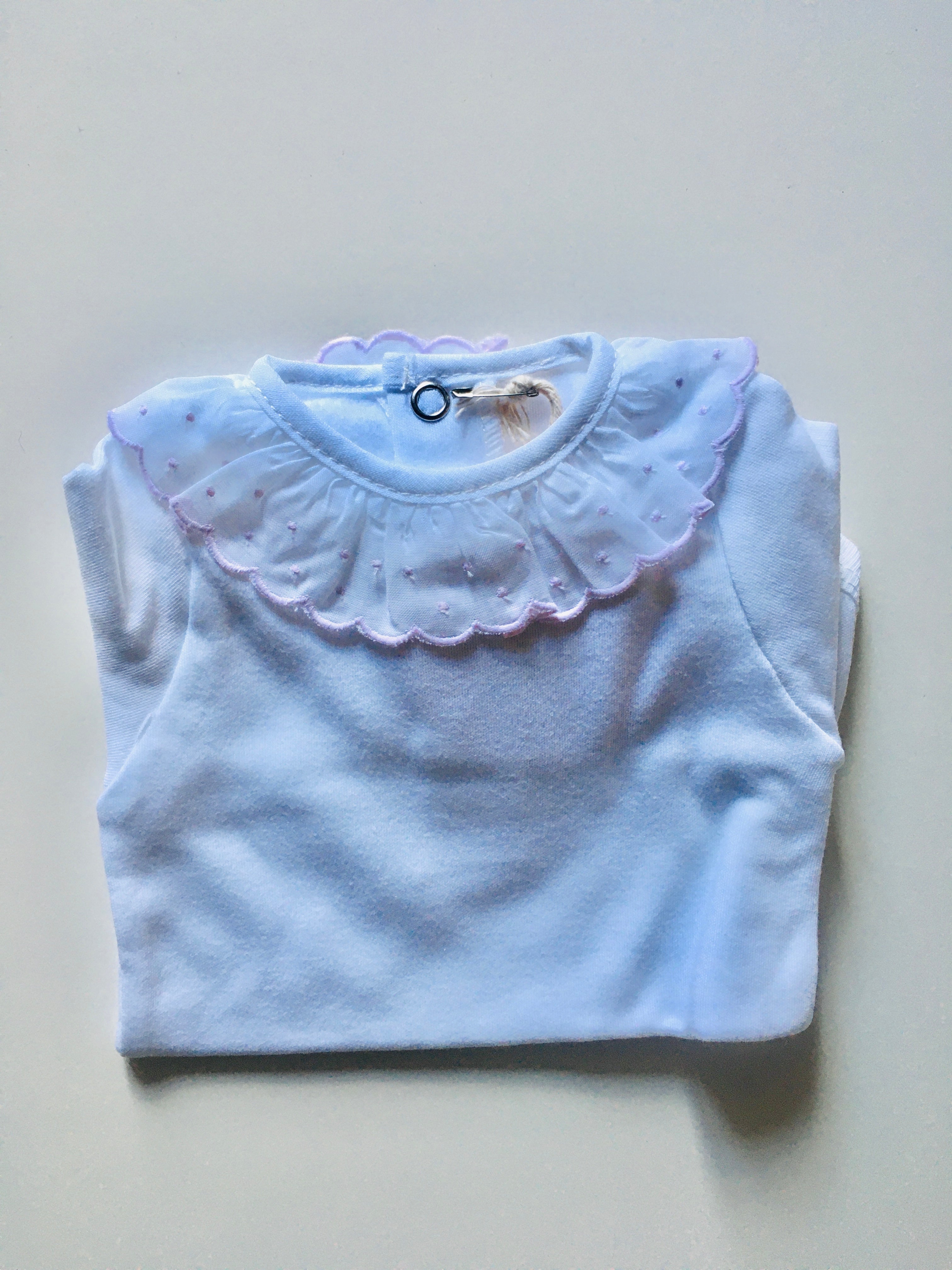 Long sleeve body with embroidery spots